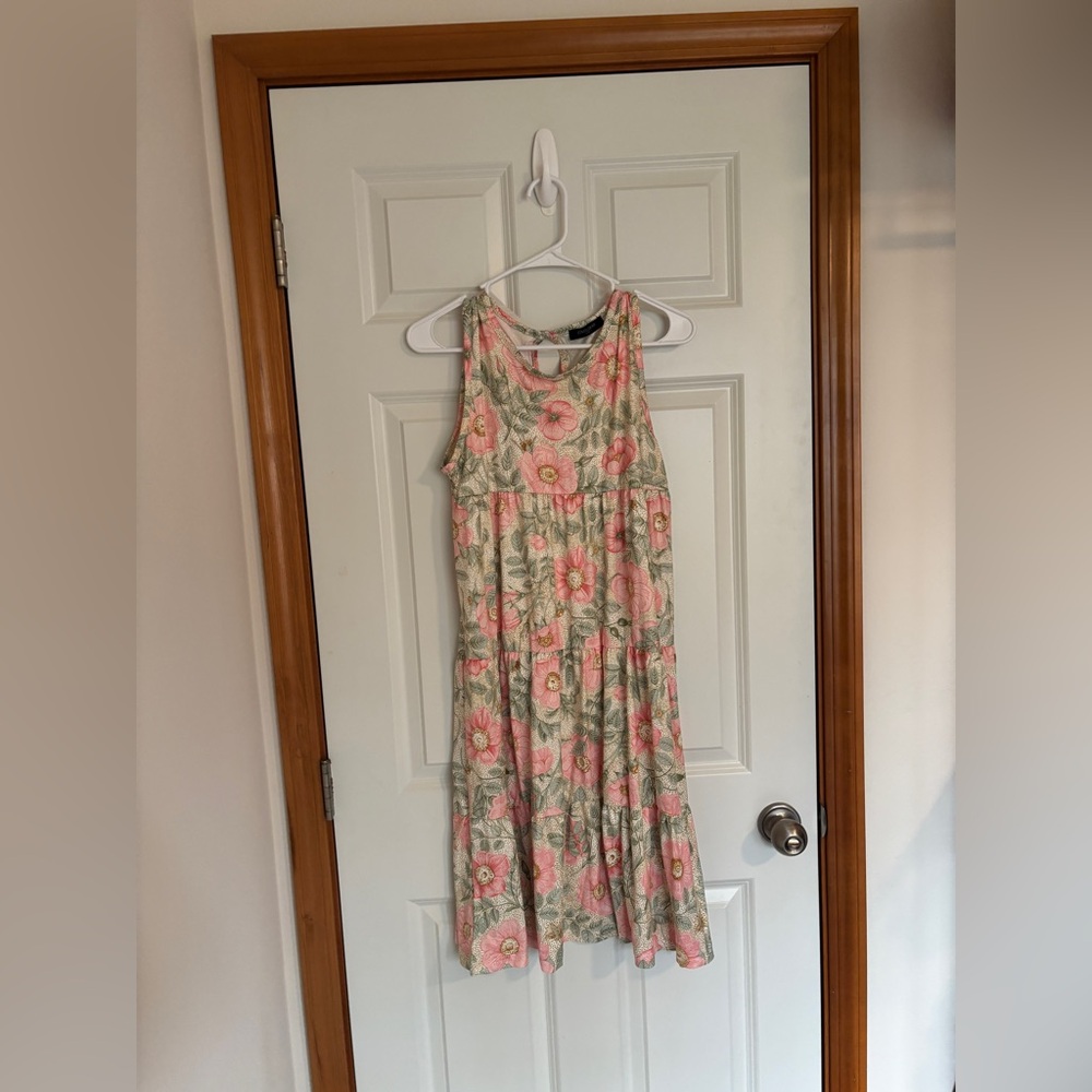 Floral Midi Sleeveless Dress with keyhole detail